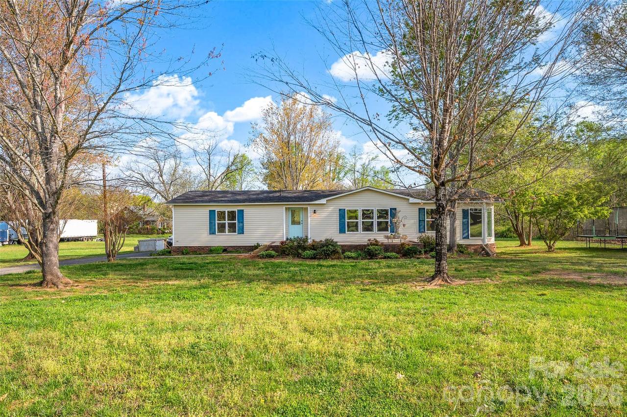 5708 Harwell Rd., Catawba, NC 28609