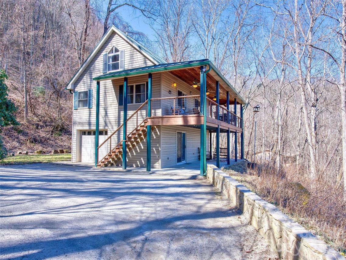 1463 Apple Creek Rd., Waynesville, NC 28786