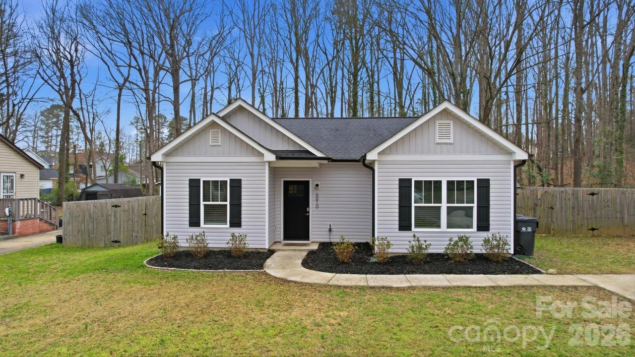 6610 Bluestone Ct., Charlotte, NC 28212