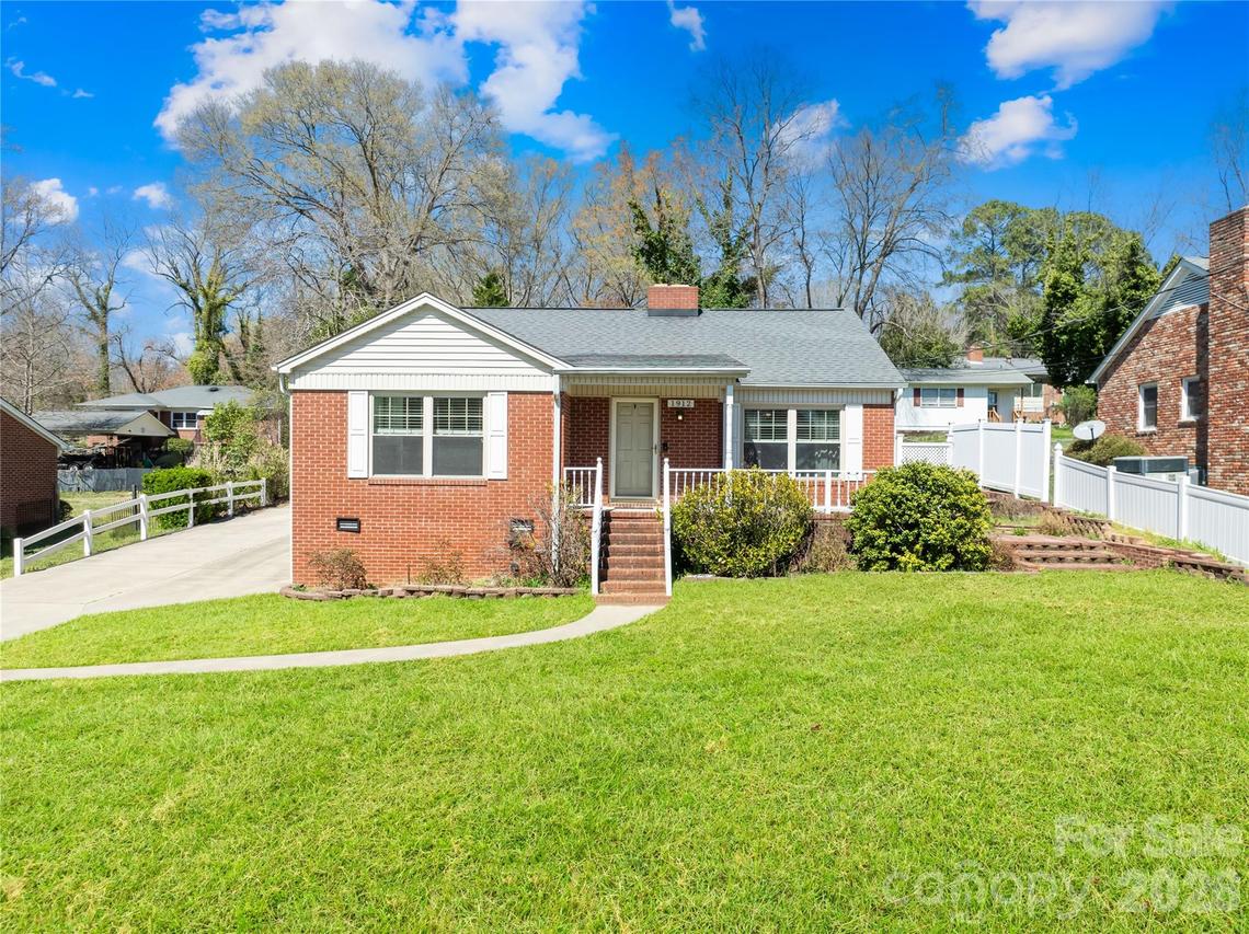 1912 Old West Ln., Gastonia, NC 28052