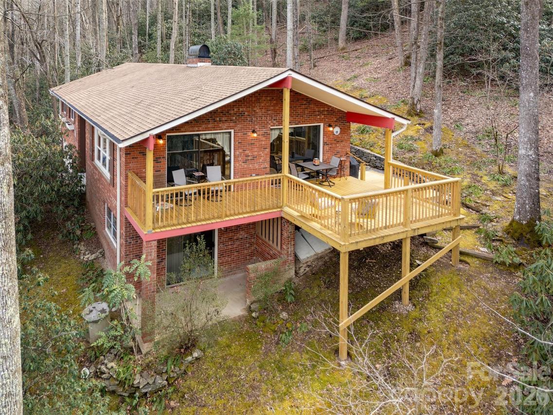 227 Sky Lake Dr., Hendersonville, NC 28739