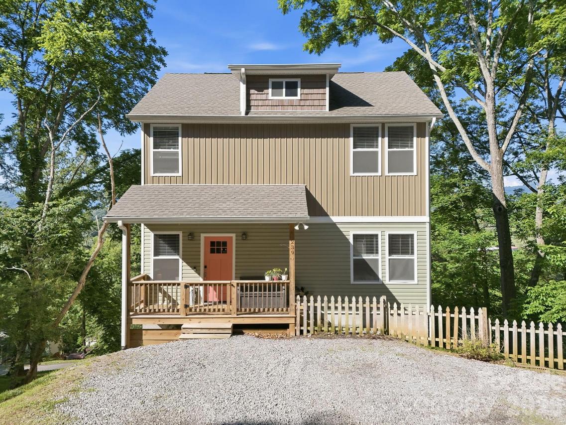 239 Northside St., Canton, NC 28716