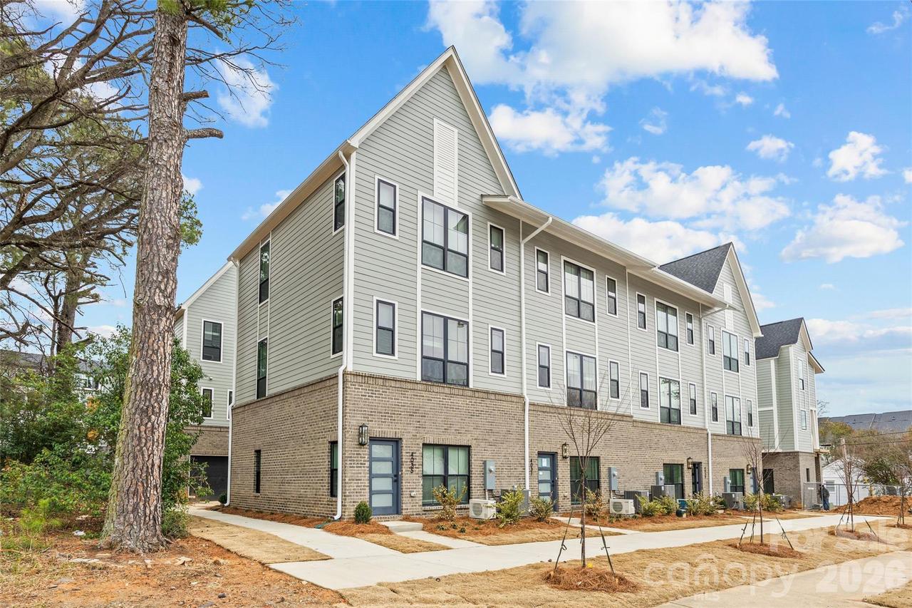 4041 S Tryon St., Charlotte, NC 28217