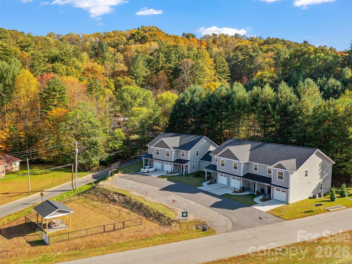 100 Red Twig Ln. #Unit 102, Burnsville, NC 28704