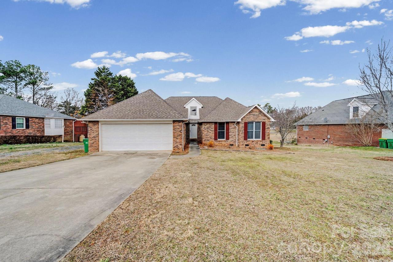 794 Hathcock Glen Dr., Oakboro, NC 28129