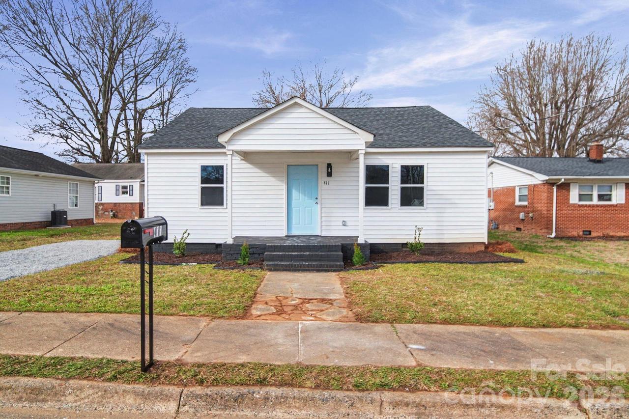 411 N Mulberry St., Cherryville, NC 28021