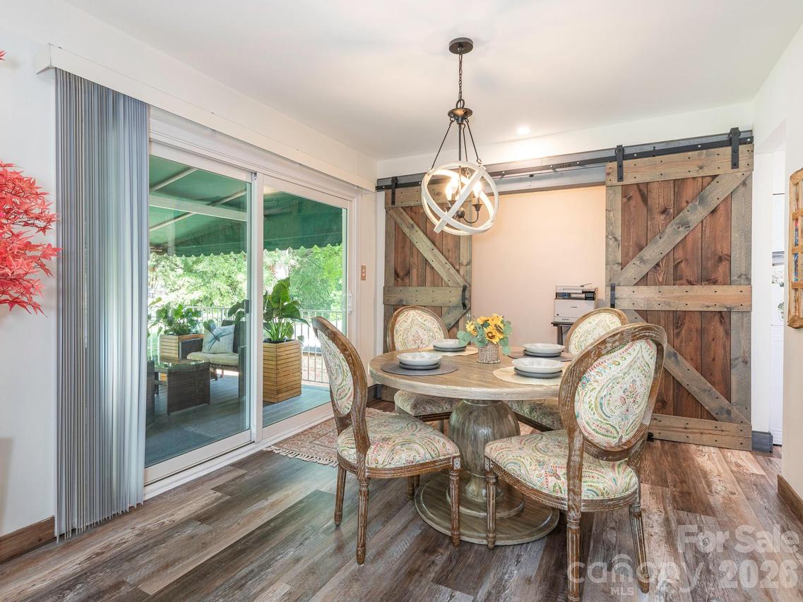 8340 Meadow Lakes Dr., Charlotte, NC 28210