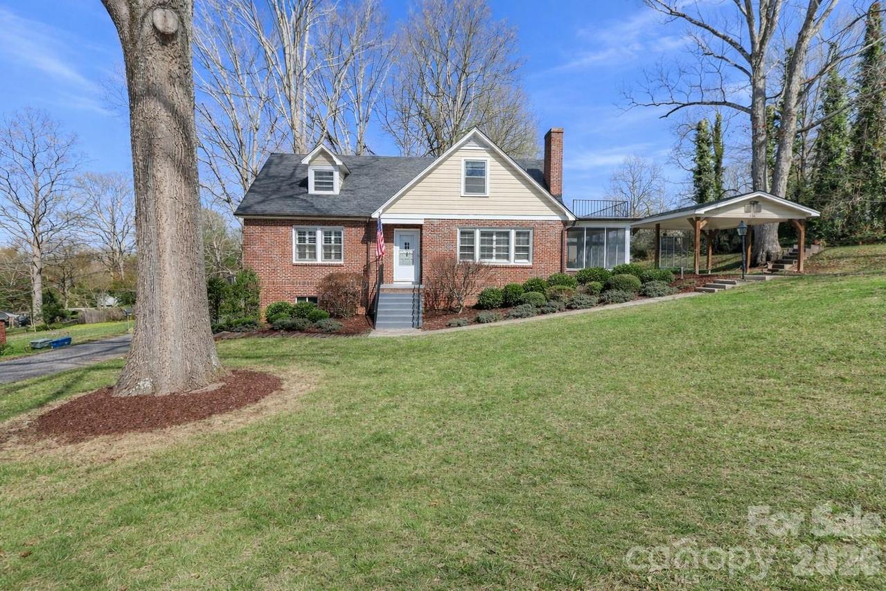 216 31st Ave., Hickory, NC 28601