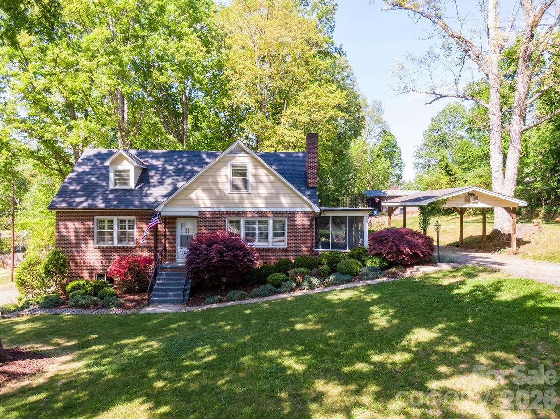 216 31st Ave., Hickory, NC 28601