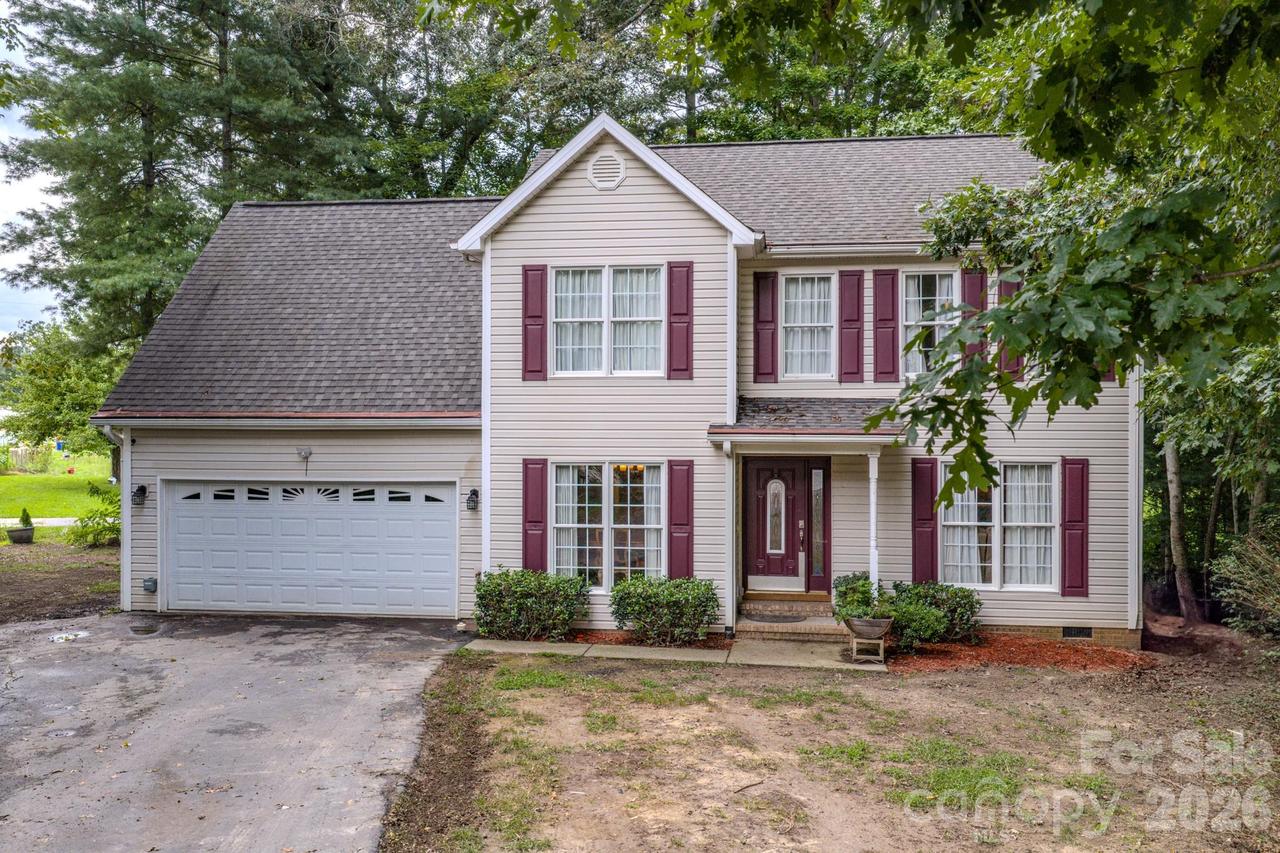 303 Theron Ct., Candler, NC 28715