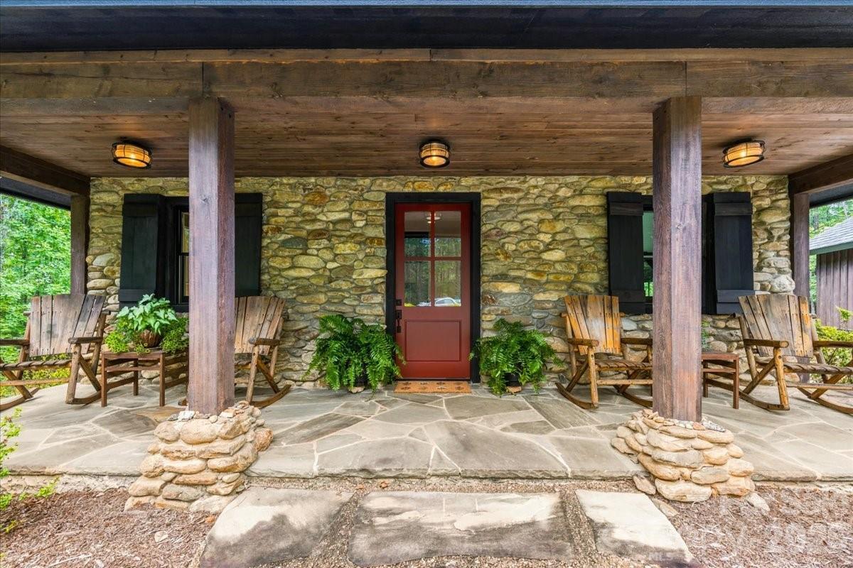 2004 Fergusons Folly Dr., Nebo, NC 28761