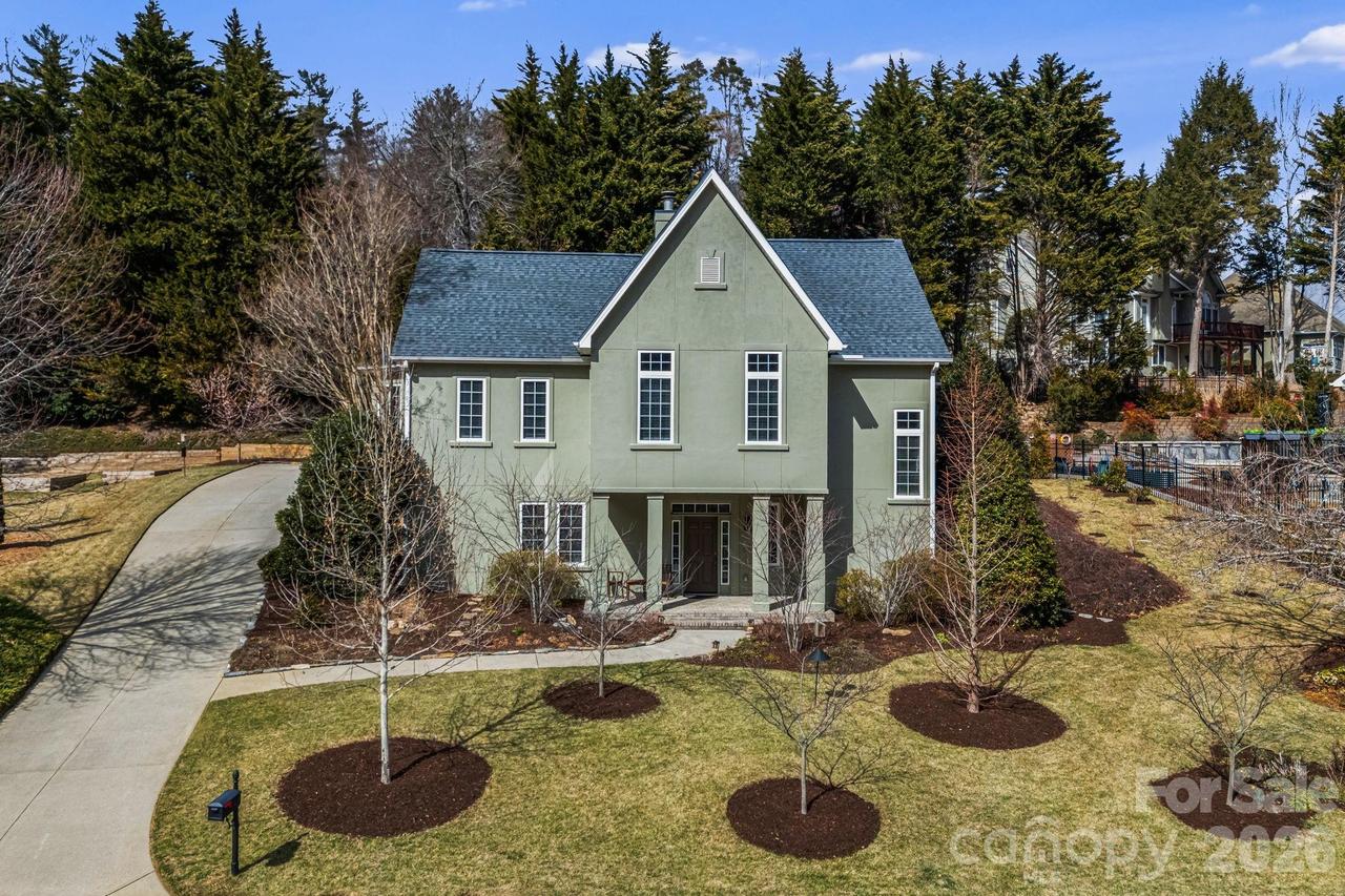 405 Mistletoe Tr., Hendersonville, NC 28791