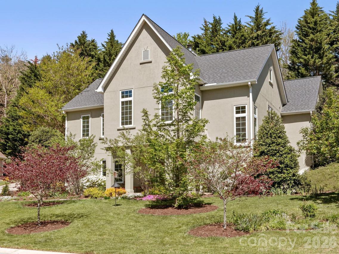 405 Mistletoe Tr., Hendersonville, NC 28791