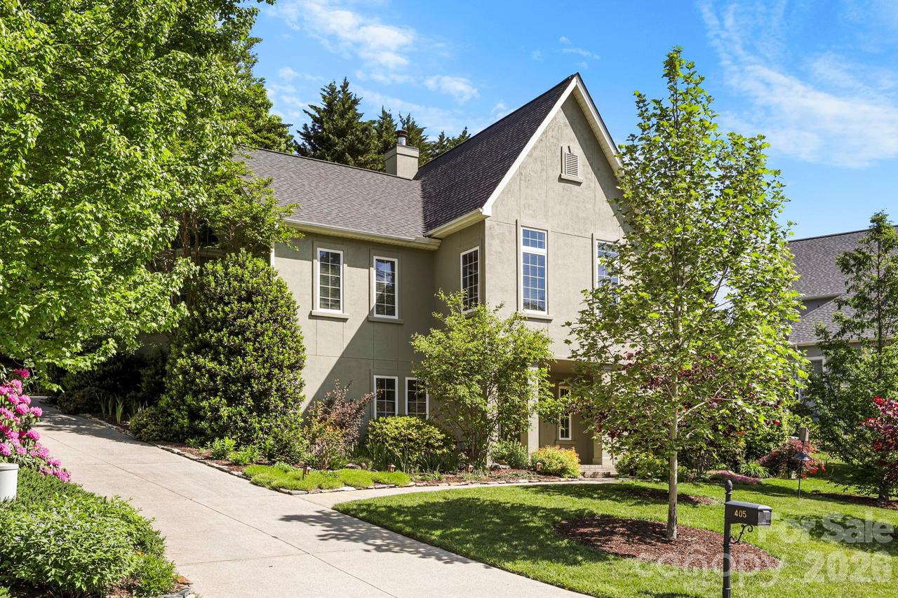 405 Mistletoe Tr., Hendersonville, NC 28791