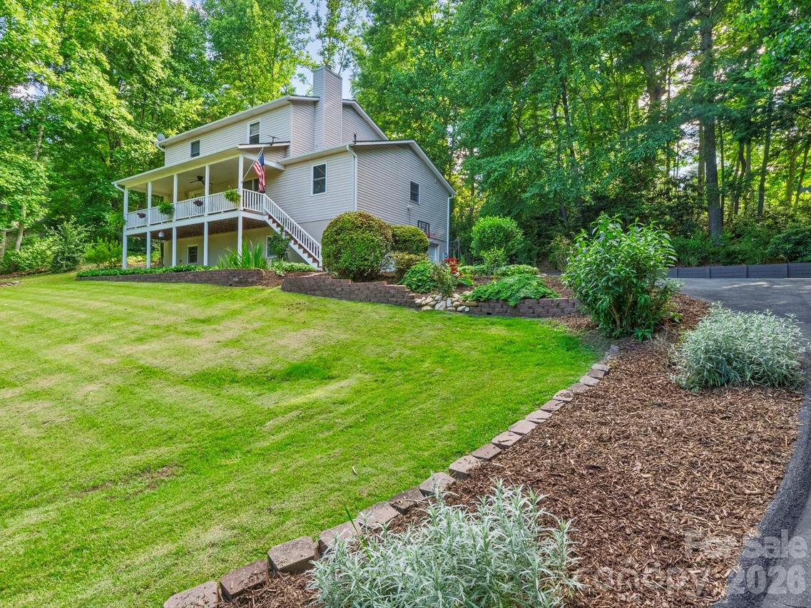 26 Morrow Dr., Fairview, NC 28730