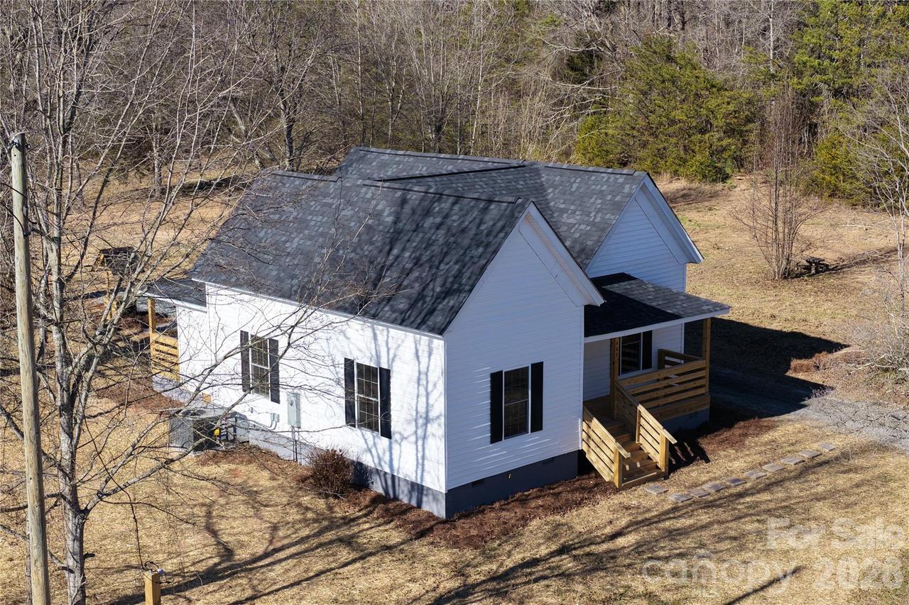 464 Hamrick Rd., Mooresboro, NC 28114