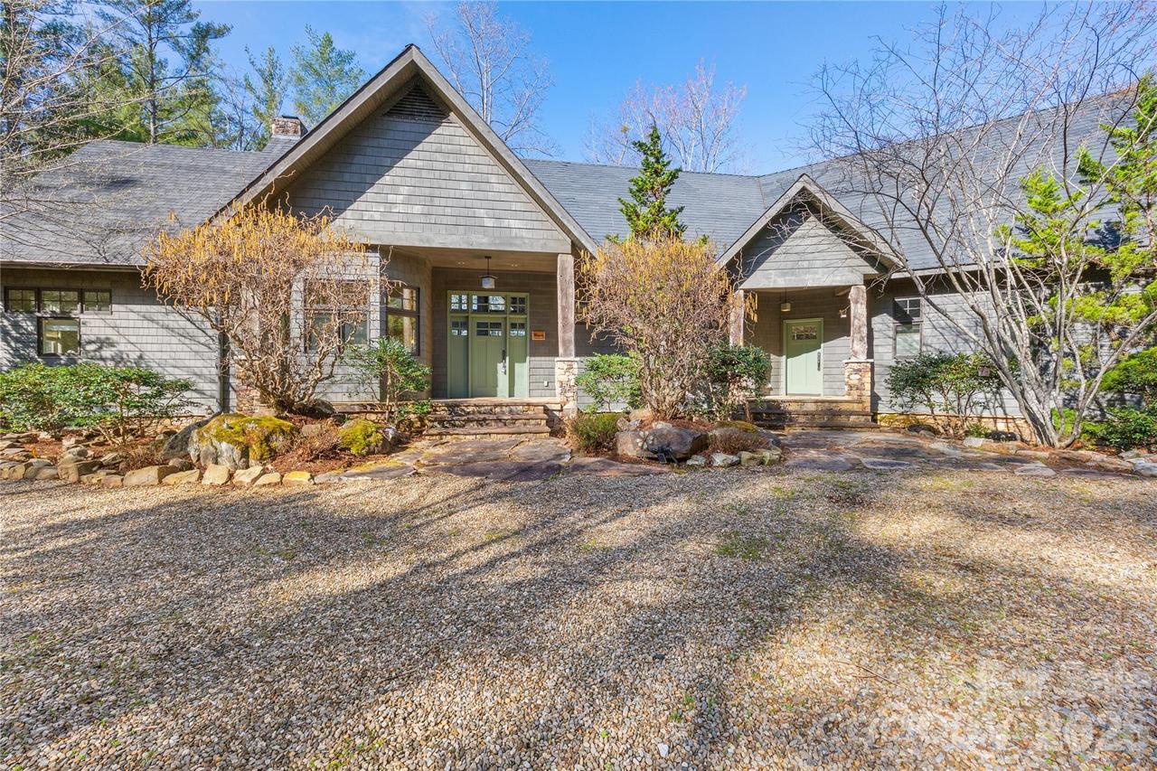 2186 Long Rifle Ridge Rd., Nebo, NC 28761