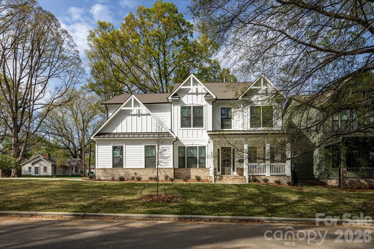 1607 Chippendale Rd., Charlotte, NC 28205