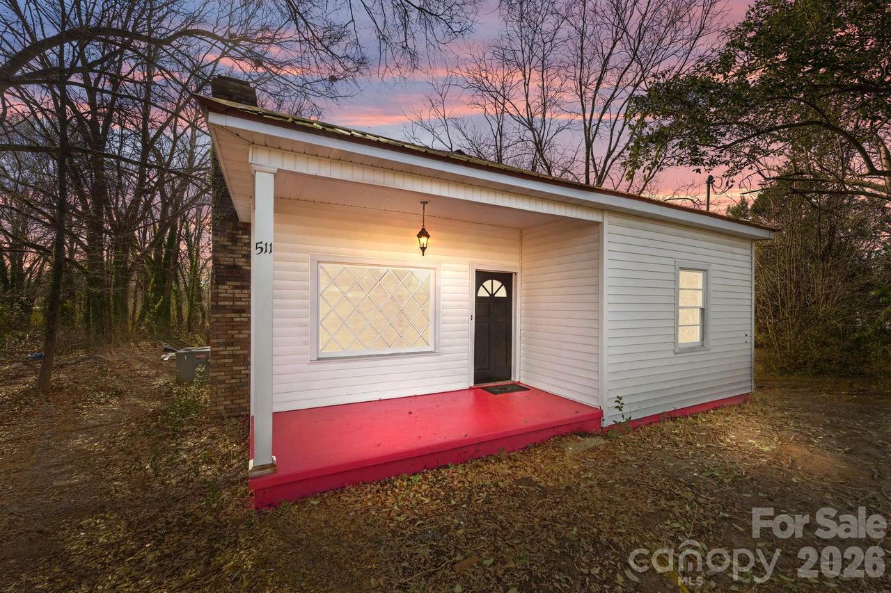 511 E Trade St., Dallas, NC 28034