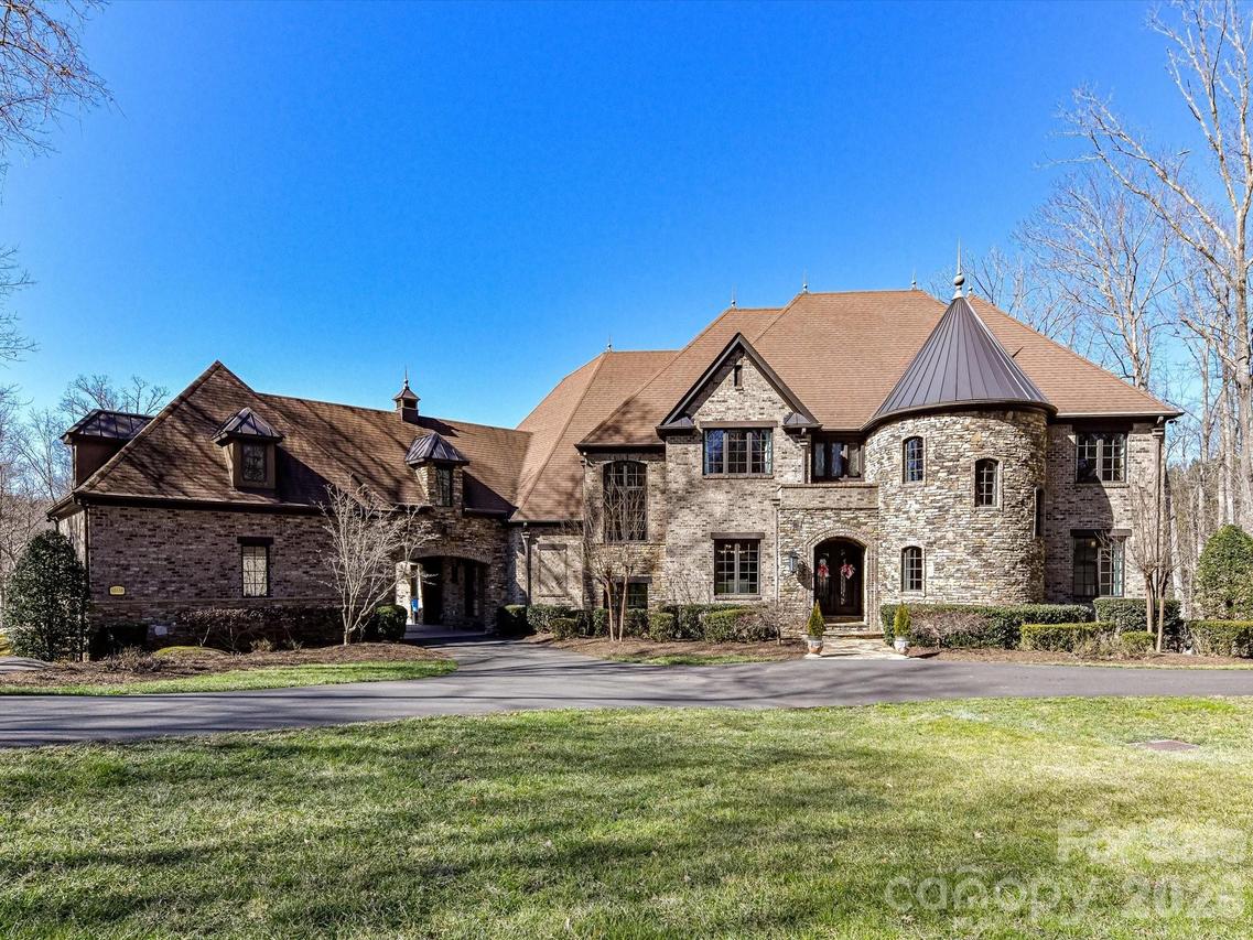 10158 Enclave Cir., Concord, NC 28027