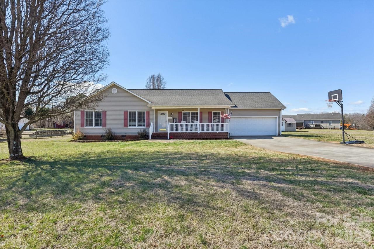 113 Rock Island Dr., Statesville, NC 28625