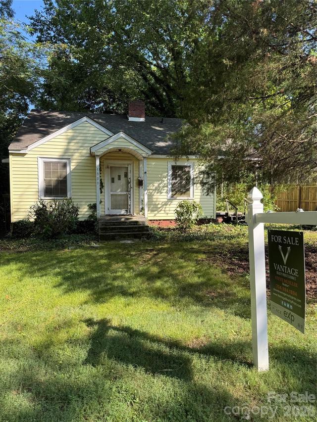 1909 Garibaldi Ave., Charlotte, NC 28208