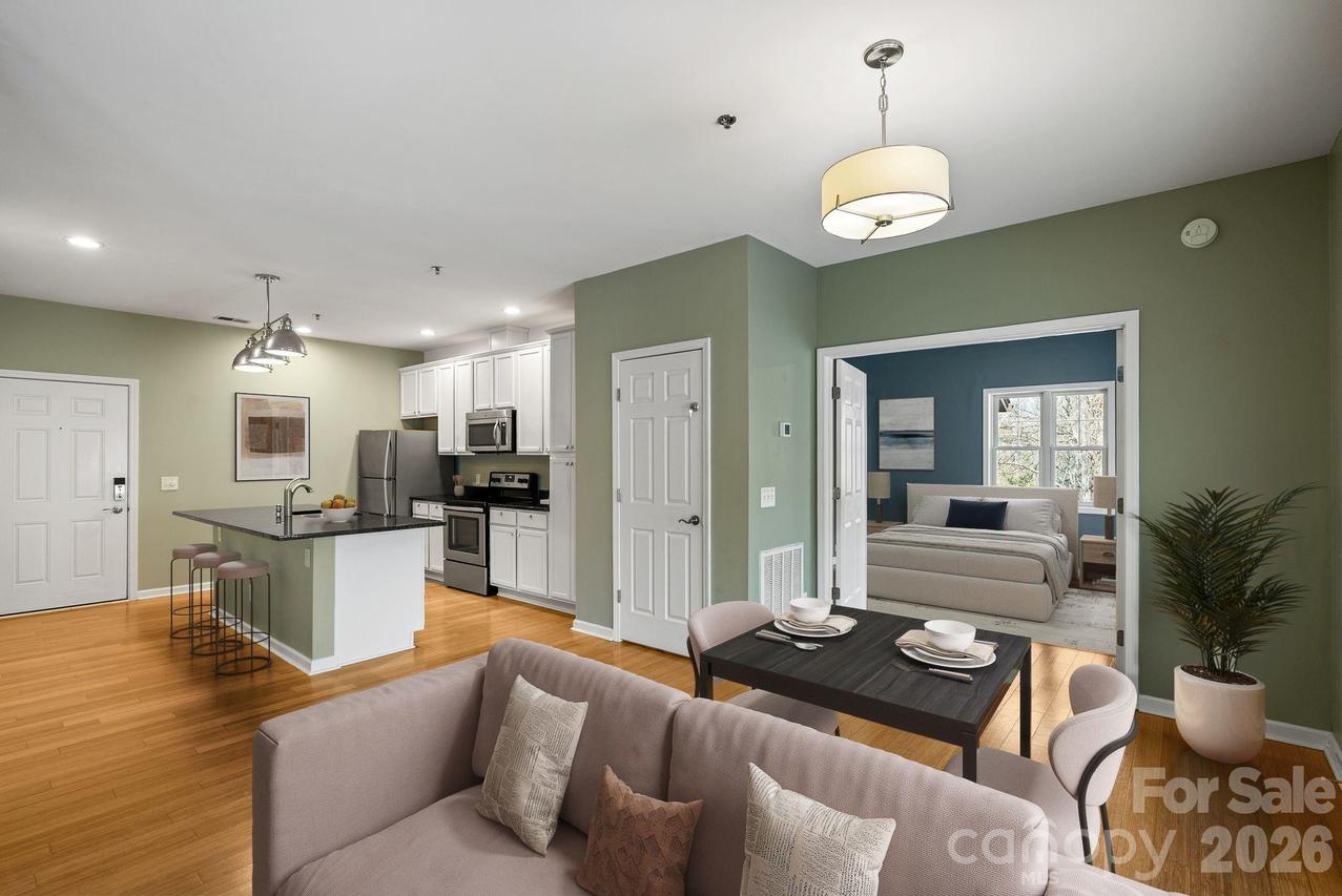 600 N Skyloft Dr. #202, Asheville, NC 28801