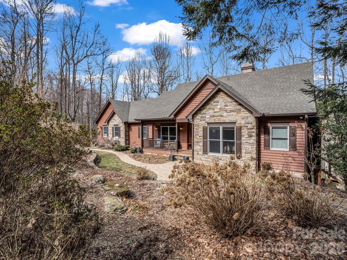140 Mount Hebron Rd., Hendersonville, NC 28739