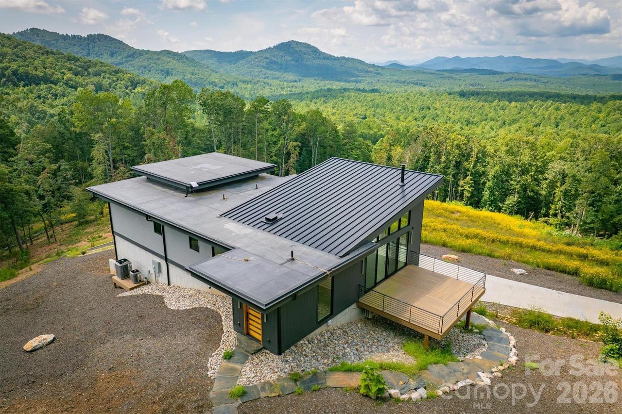 463 Summit Tr., Nebo, NC 28761