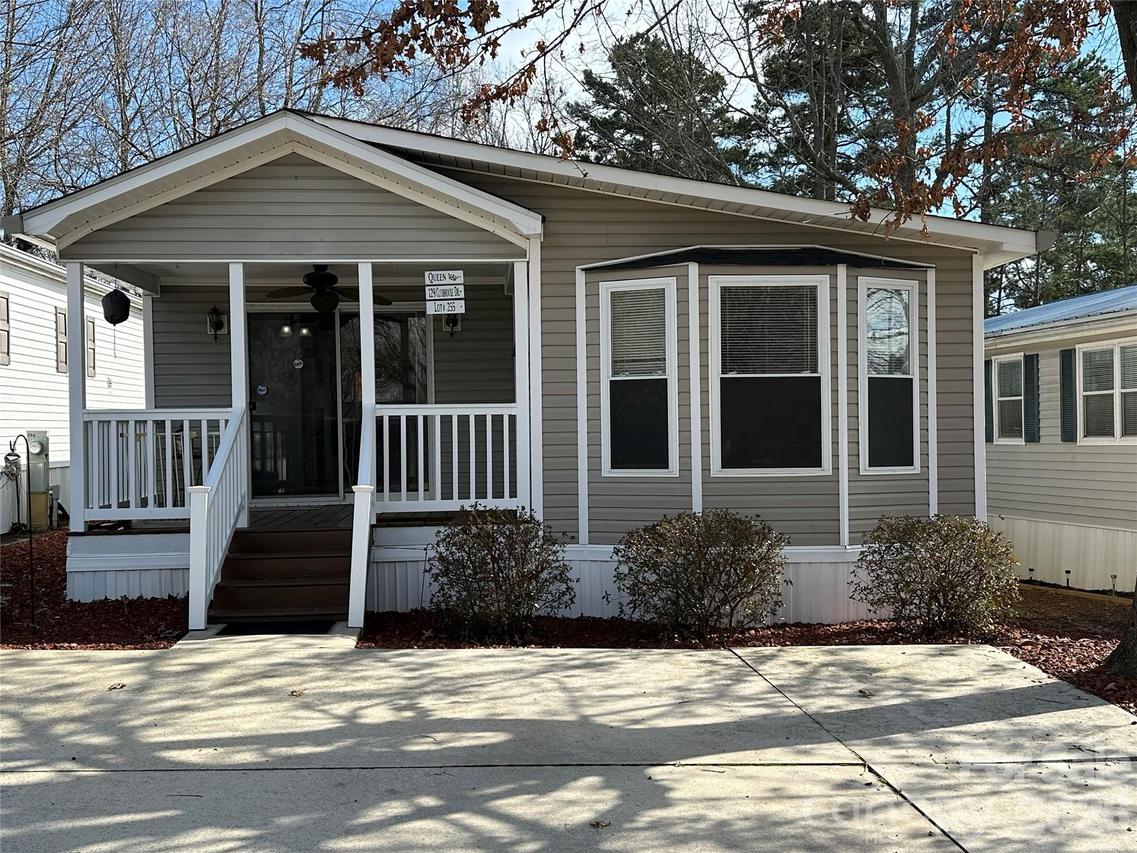 129 Club House Dr., New London, NC 28127