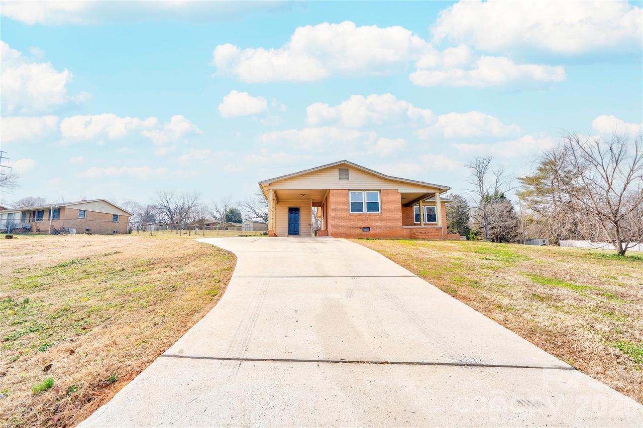 108 W Debby Dr., Shelby, NC 28152