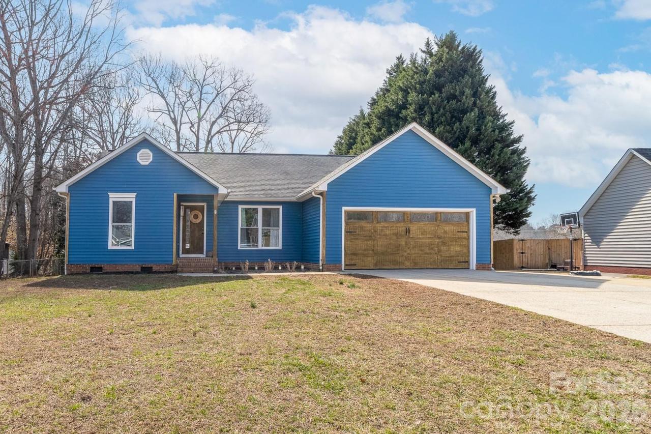 127 Woodbend Dr., Belmont, NC 28012