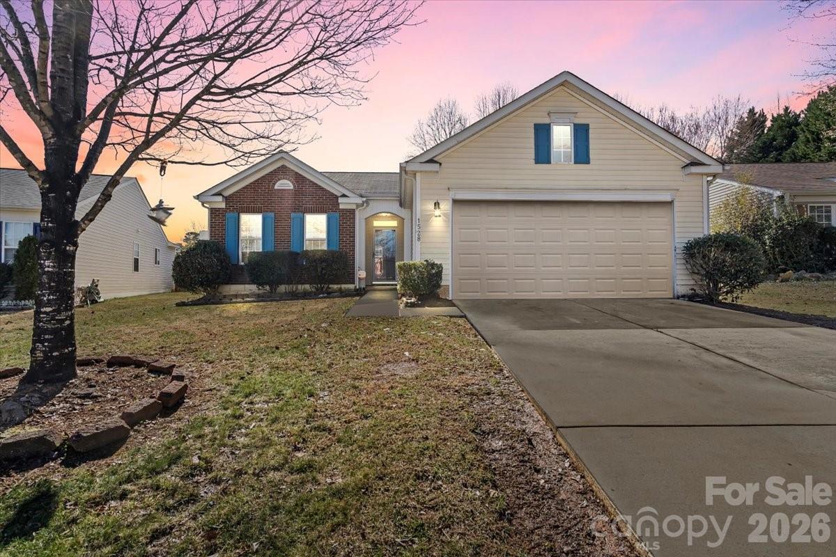 1528 Oakdale Green Dr. #150, Charlotte, NC 28216