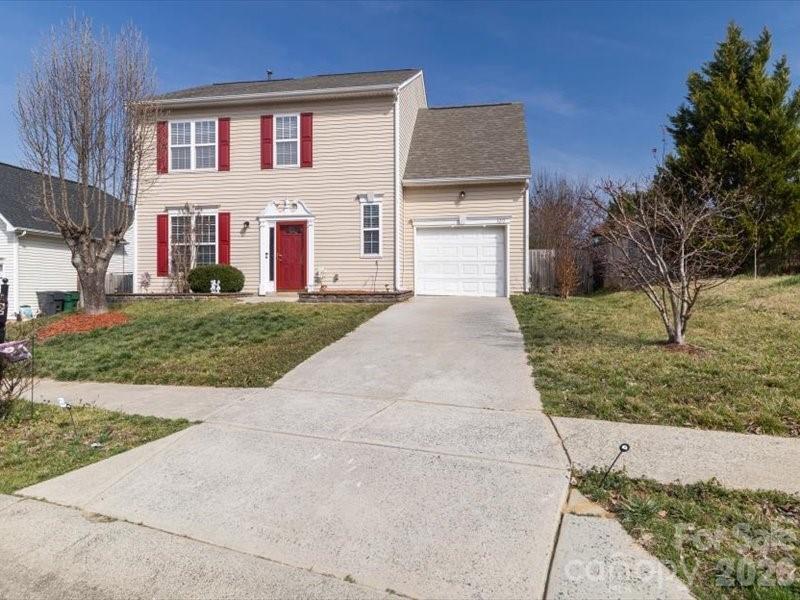 8212 Weeping Fig Ln., Charlotte, NC 28215