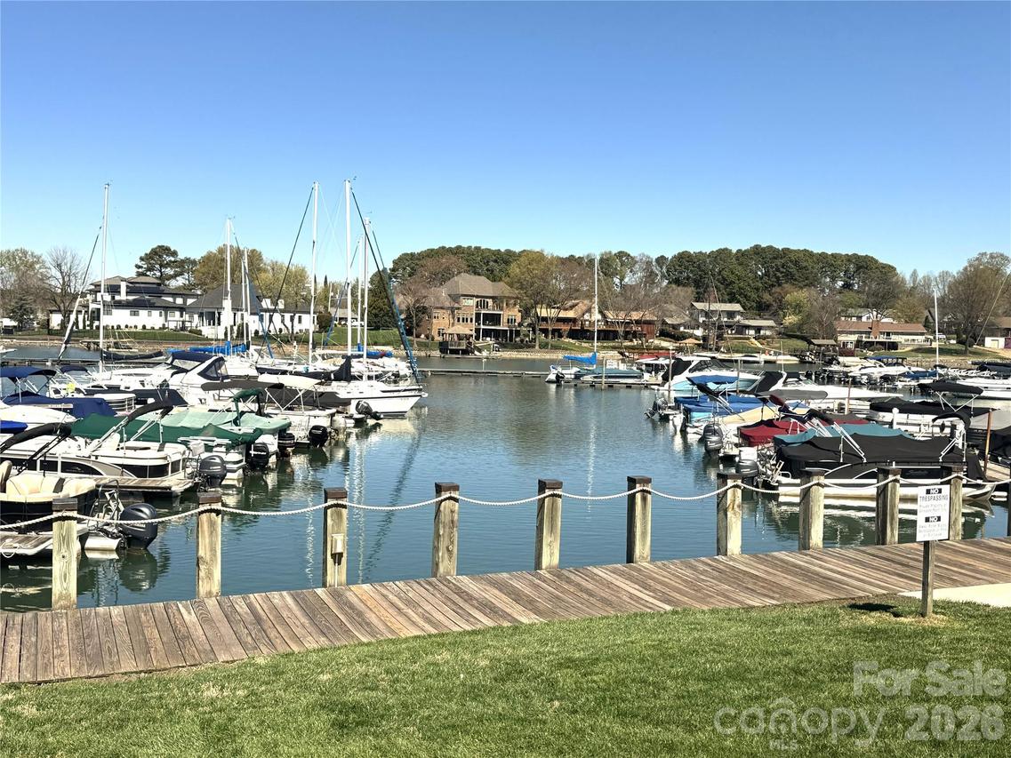 18695 Vineyard Point Ln., Cornelius, NC 28031