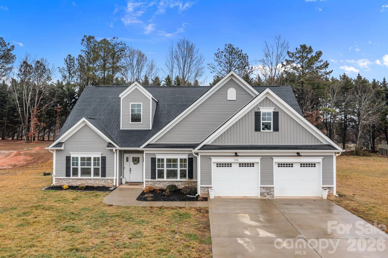 124 Falls Leaf Dr., Troutman, NC 28166