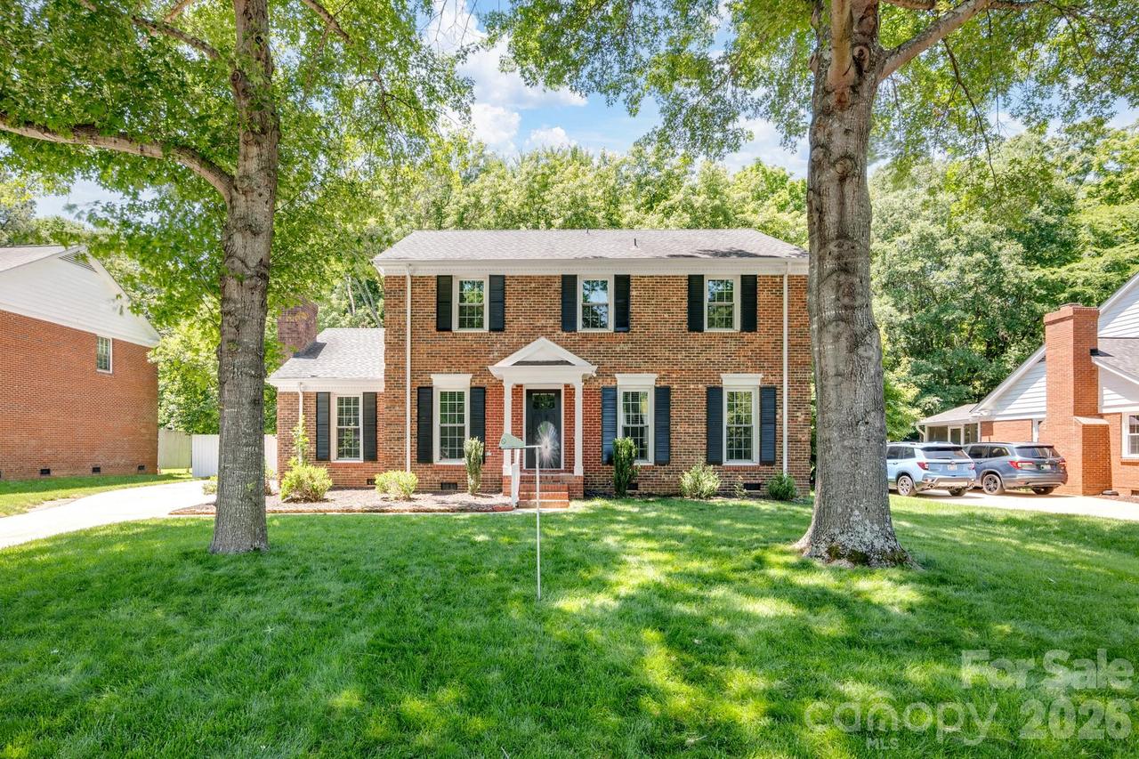 9918 Ridgemore Dr., Charlotte, NC 28277