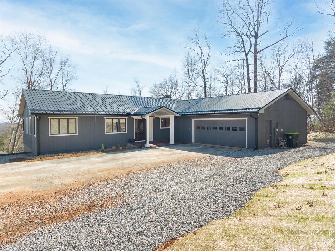 344 Hague Dr., Columbus, NC 28722