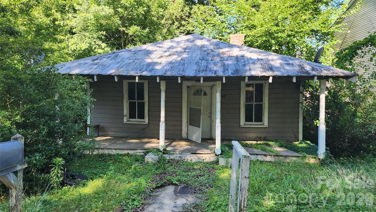 210 Mahan St., Concord, NC 28025