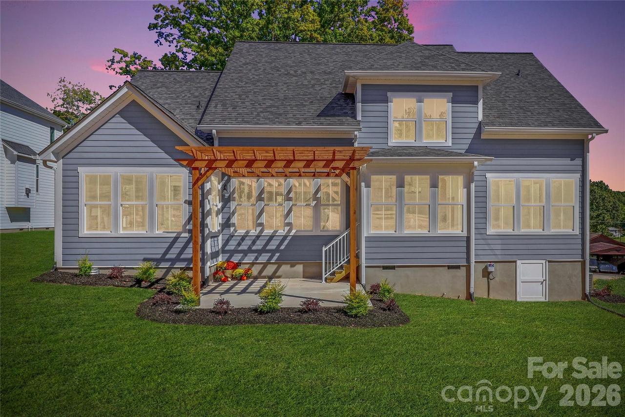 4265 Candlewood Dr., Sherrills Ford, NC 28673