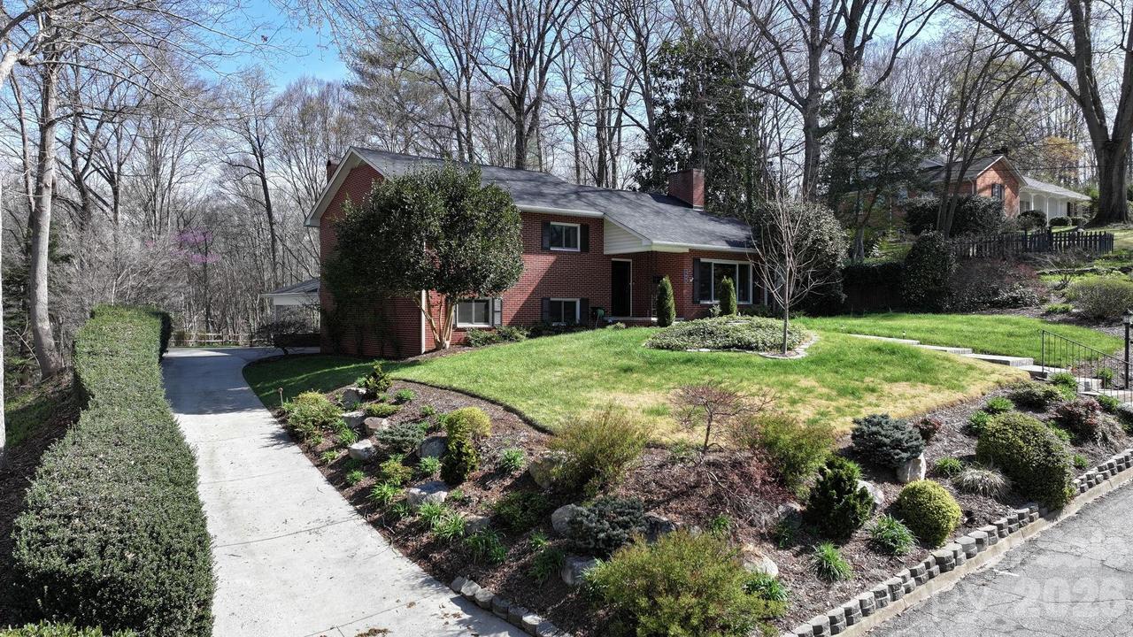 142 Pearson Dr., Morganton, NC 28655