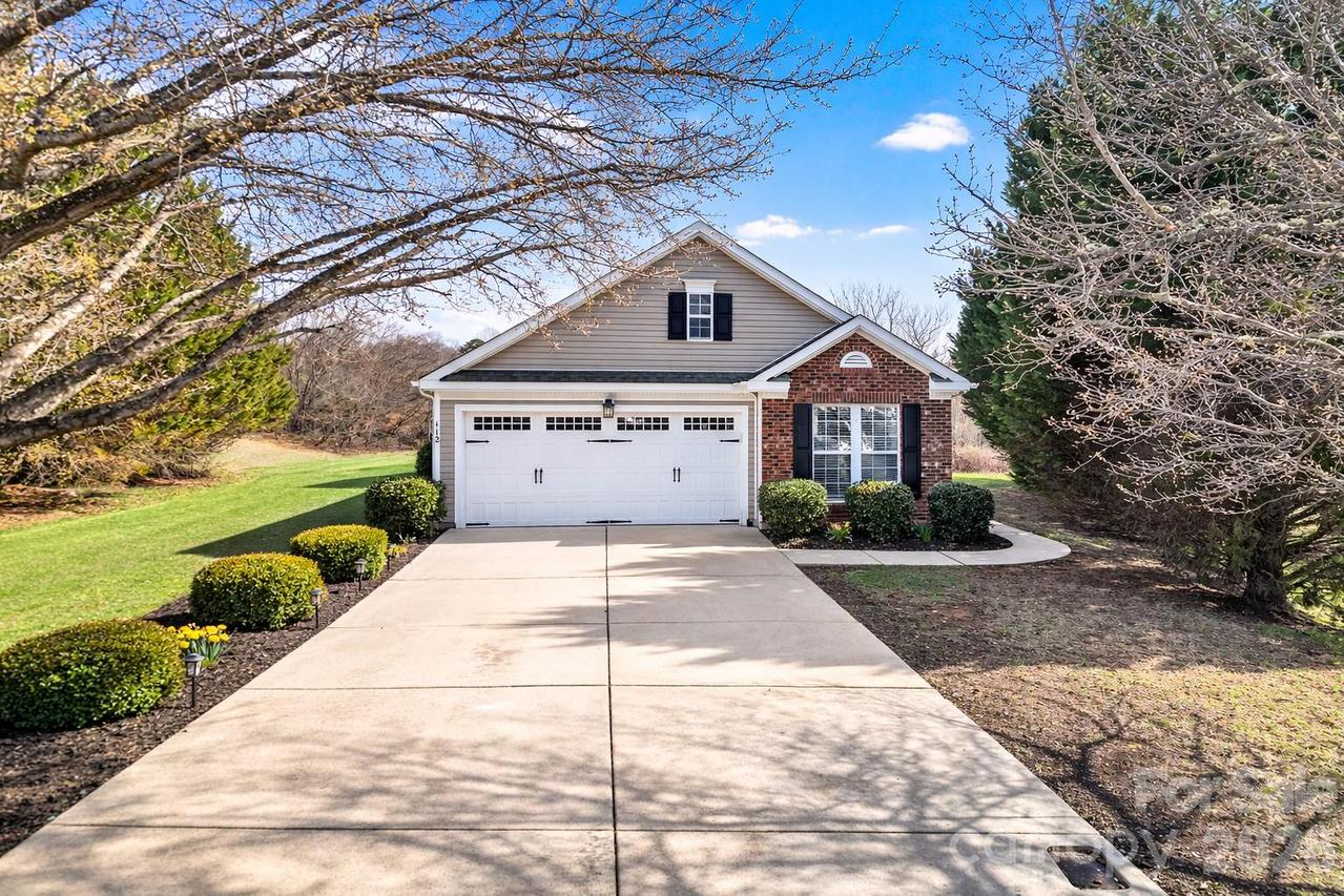 112 N Woodcliff Ln., Mount Holly, NC 28120