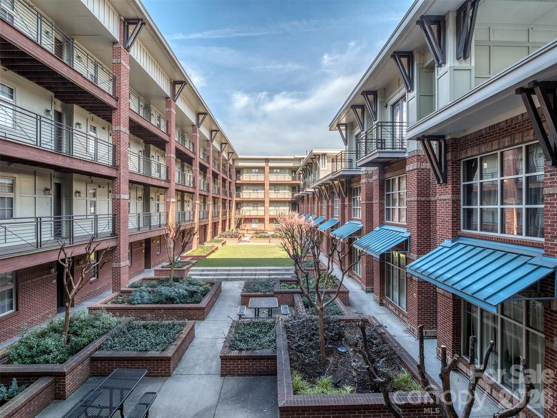 1101 W 1st St. #211, Charlotte, NC 28202