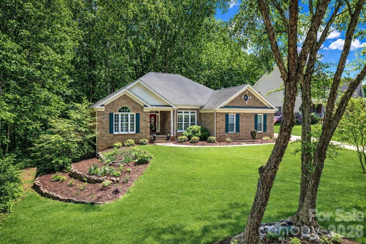 160 Fernbrook Dr., Mooresville, NC 28117