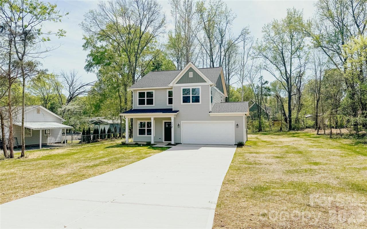 304 Woodside Dr., Harrisburg, NC 28075