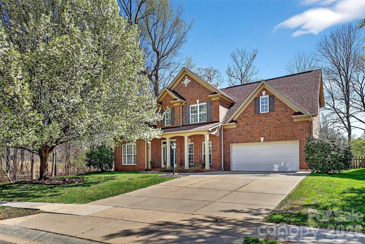 3564 Cameron Creek Dr., Matthews, NC 28105