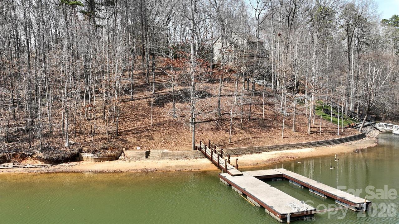 163 High Lake Dr., Statesville, NC 28677