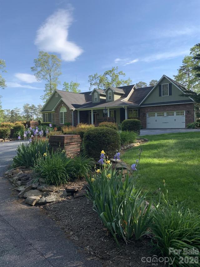 110 Mandy Ln., Tryon, NC 28782