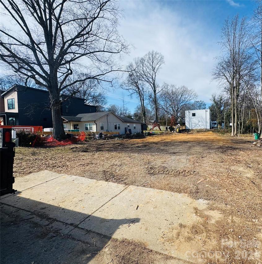 2429 Barry St., Charlotte, NC 28205