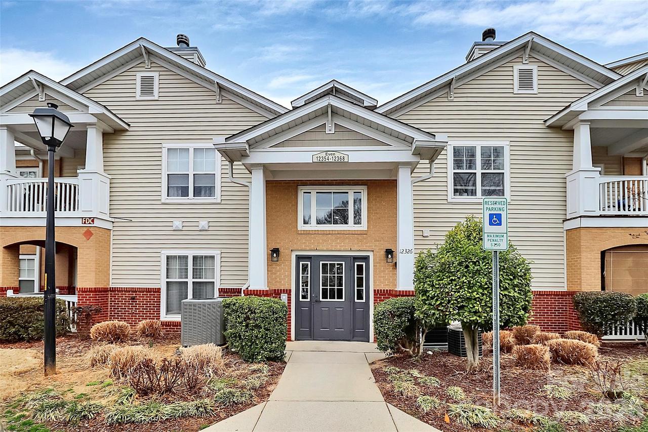 12368 Copper Mountain Blvd., Charlotte, NC 28277